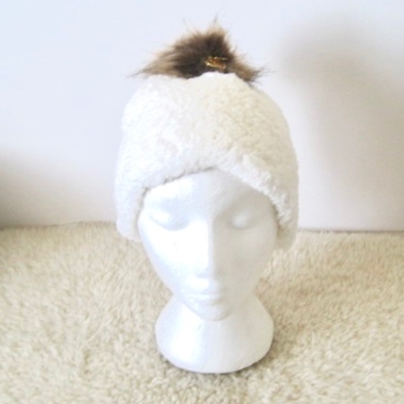 Juicy Couture Kids Sherpa Fleece Beanie Hat - Picture 1 of 8